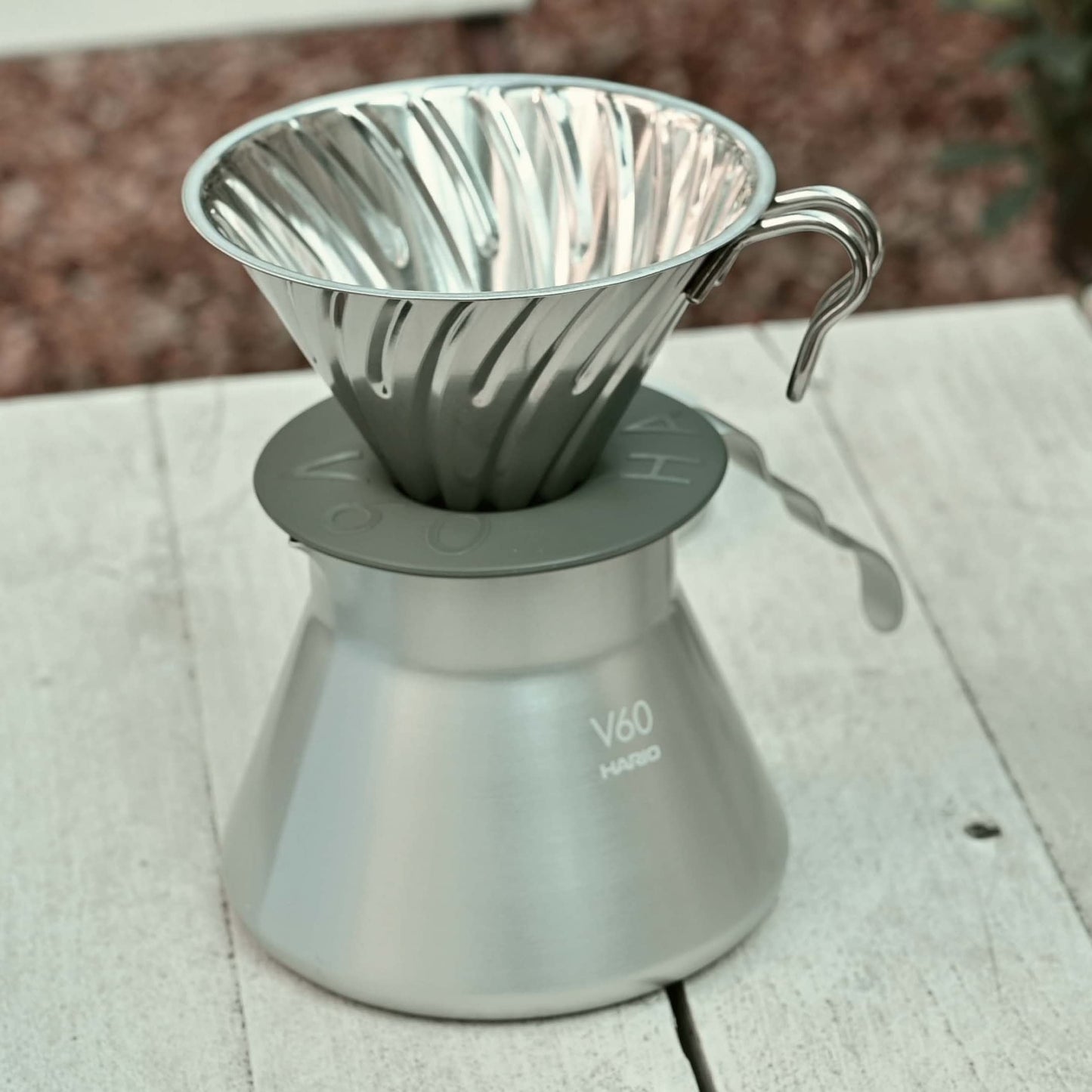 HARIO(ハリオ) V60メタルドリッパー 1~4杯用 シルバー 日本製 O-VDM-02-HSV